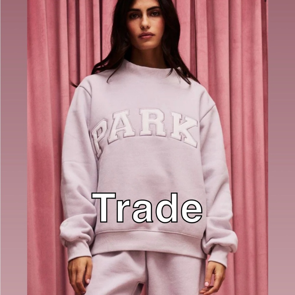FOR TRADE‼️ new Valentine’s Day drop that is completelysold out FOR RED OR PINK!